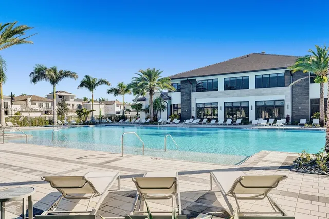 $4,990 | 4861 Northwest 83rd Path, Unit 4861, Doral, FL 33166