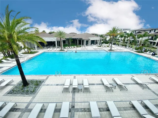 $4,990 | 4861 Northwest 83rd Path, Unit 4861, Doral, FL 33166