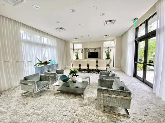 $4,990 | 4861 Northwest 83rd Path, Unit 4861, Doral, FL 33166