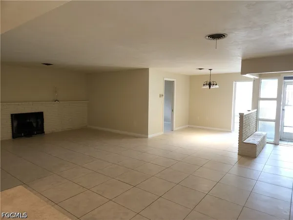 $1,995 | 1530 Passaic Avenue, Fort Myers, FL 33901