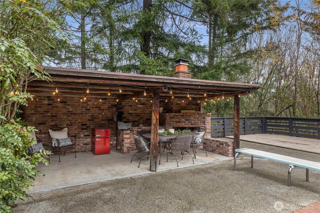 $3,250,000 | 16521 Northeast 1st Place, Bellevue, WA 98008