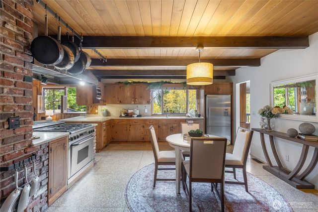 $3,250,000 | 16521 Northeast 1st Place, Bellevue, WA 98008