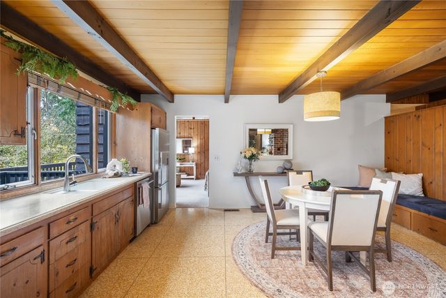 $3,250,000 | 16521 Northeast 1st Place, Bellevue, WA 98008