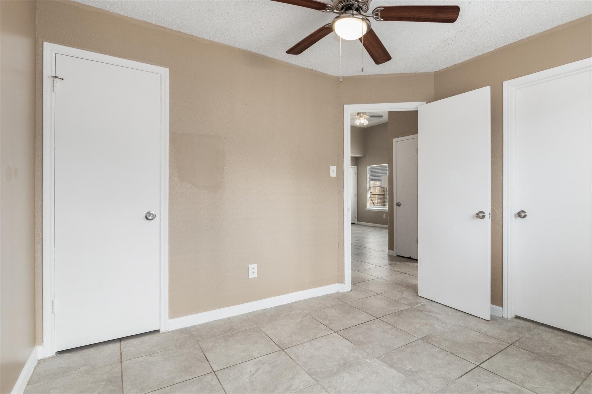 4403 Conward Drive Houston, TX 77066 - Photo 20 of 25 a view of an empty room
