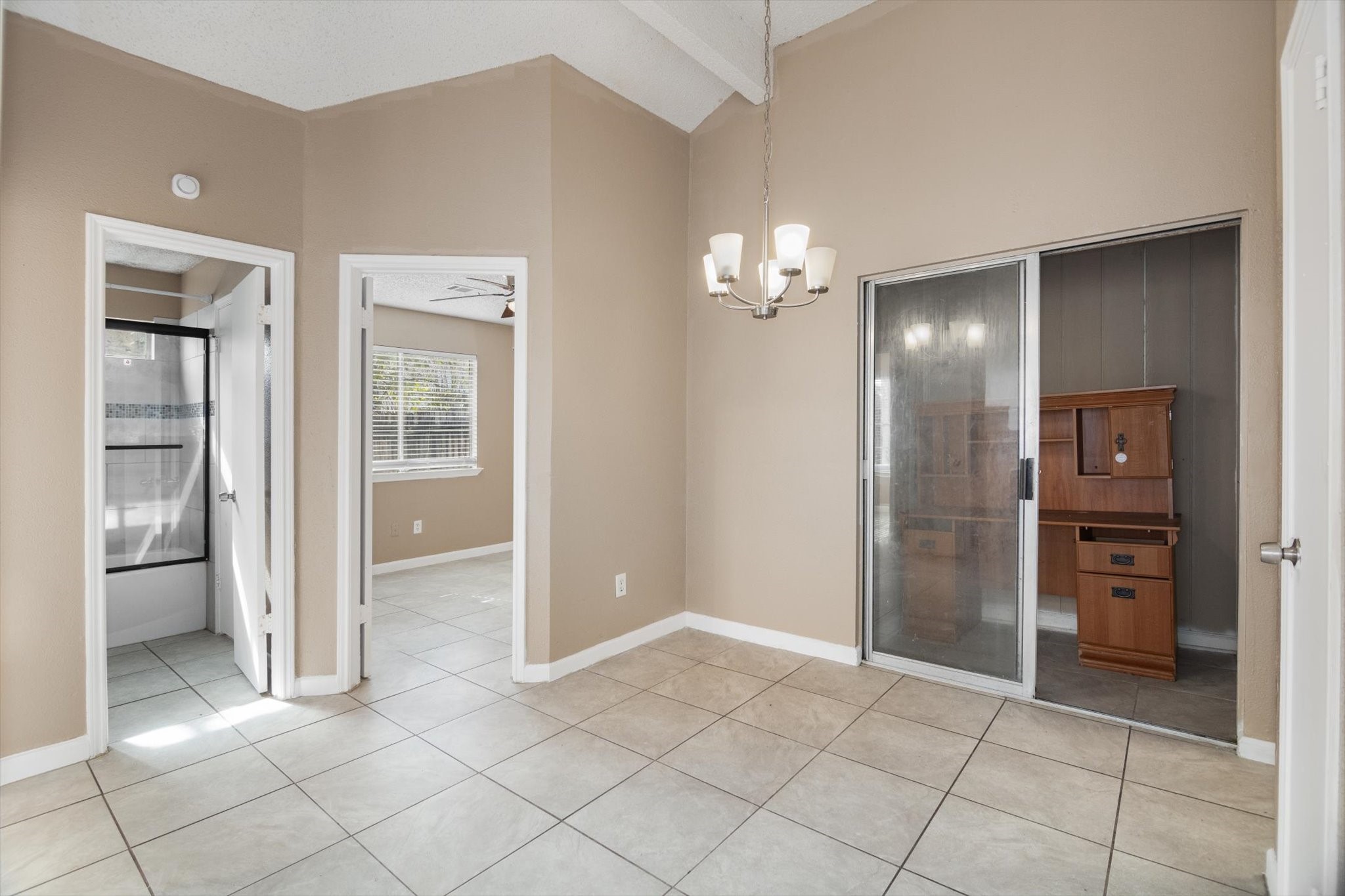 4403 Conward Drive Houston, TX 77066 - Photo 7 of 25 an empty room with closet and a bathroom
