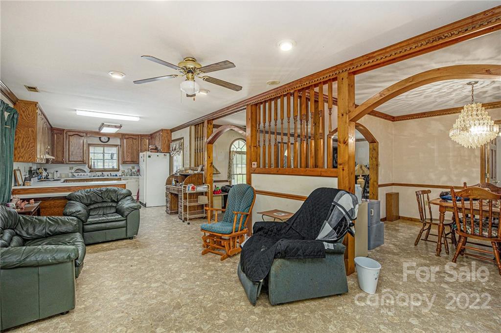 340 Sally Blackwell Road Pageland, SC 29728 - Photo 8 of 30 a living room with furniture