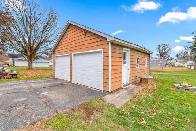 $169,900 | 230 Compton Street, Bronson, MI 49028