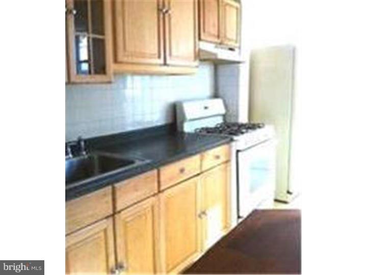 563 Millbank Road Upper Darby, PA 19082 - Photo 3 of 7