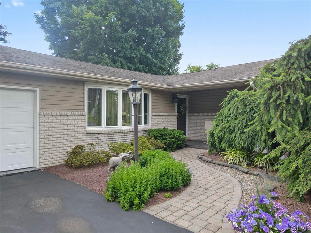 4537 Steuben Road Bethlehem, PA 18020 - Photo 5 of 40 Gallery Image 5
