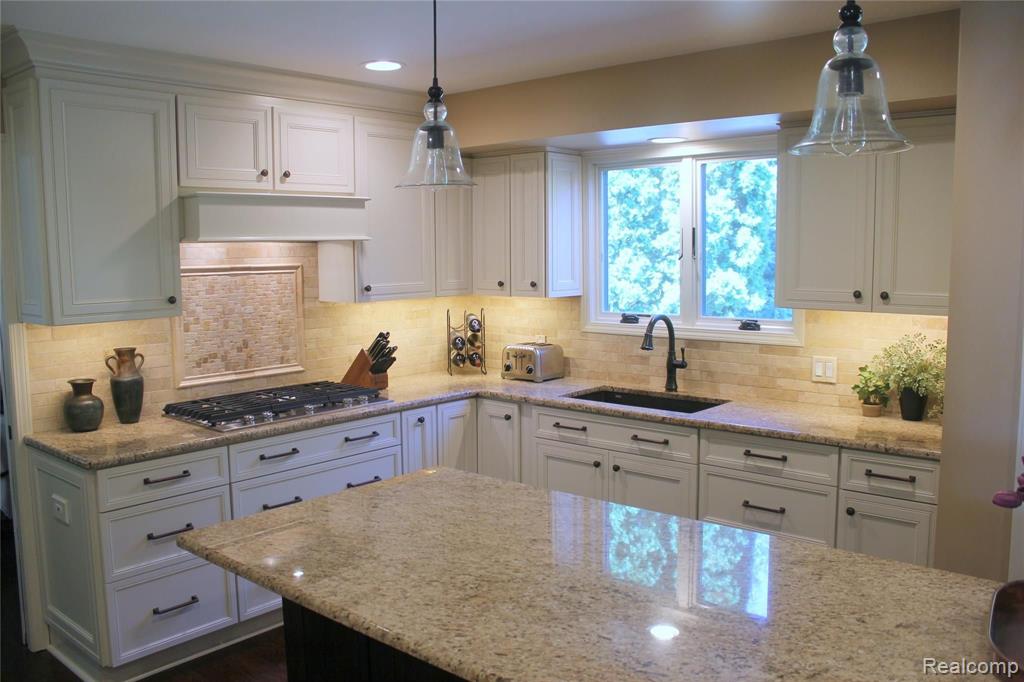 1794 Skyline Drive Rochester Hills, MI 48306 - Photo 8 of 41