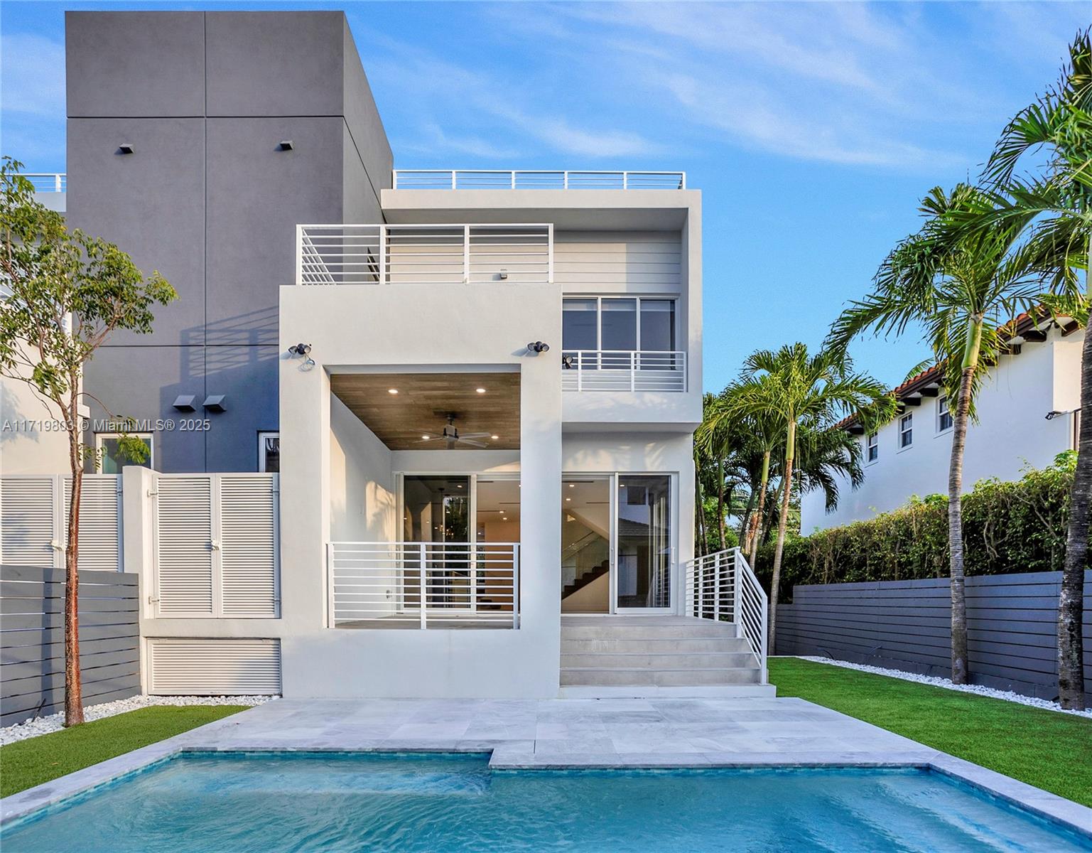 454 Fernwood Road Key Biscayne, FL 33149 - Photo 11 of 15