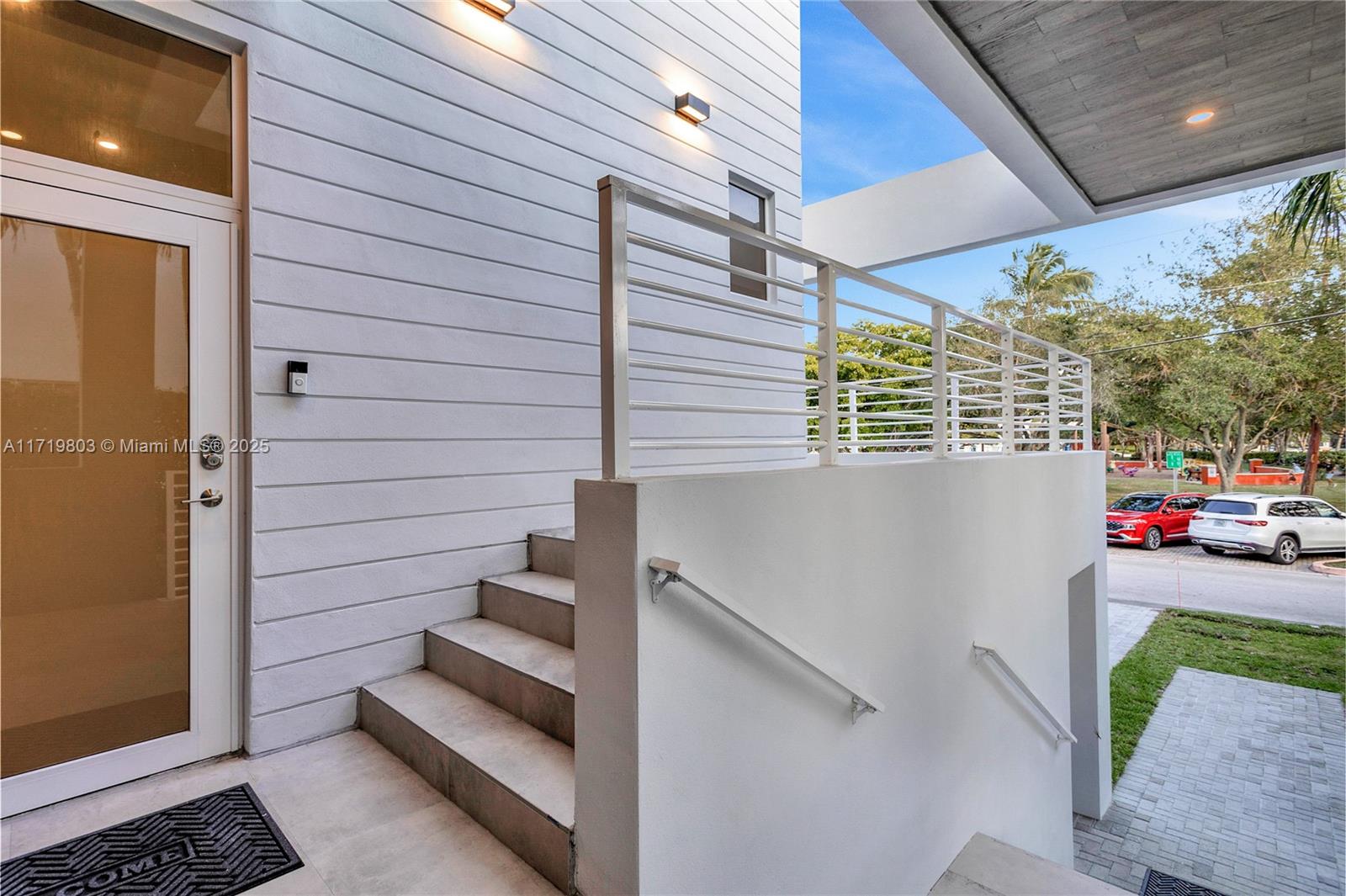 454 Fernwood Road Key Biscayne, FL 33149 - Photo 2 of 15