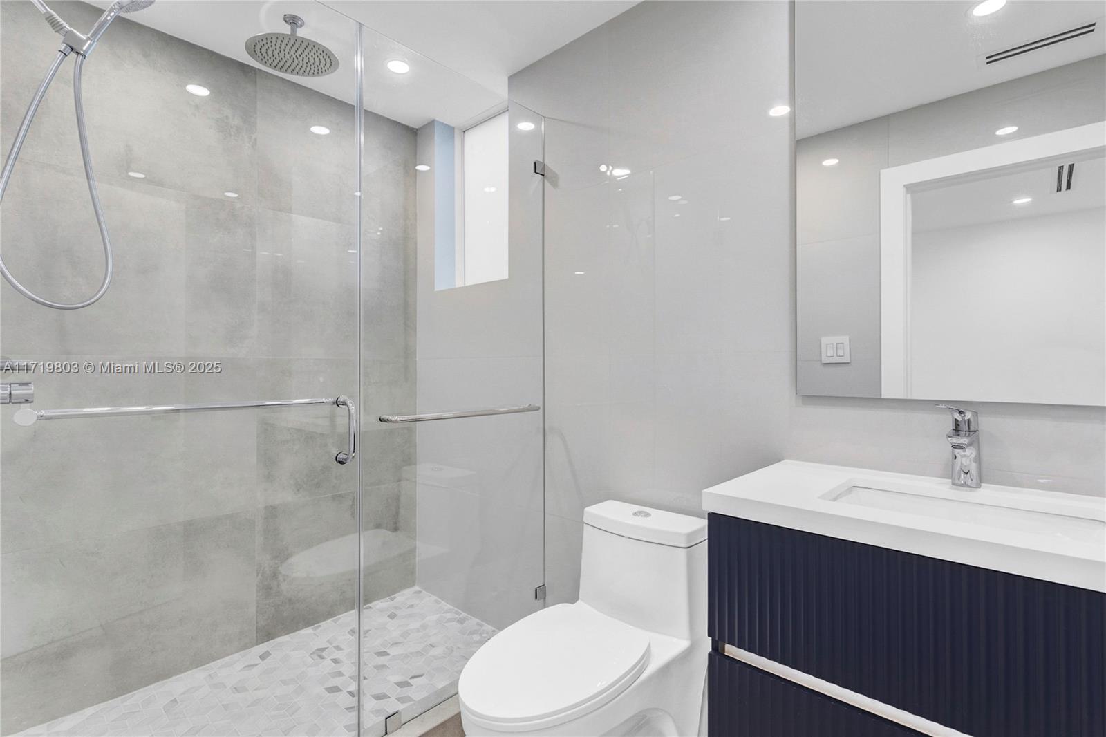 454 Fernwood Road Key Biscayne, FL 33149 - Photo 7 of 15