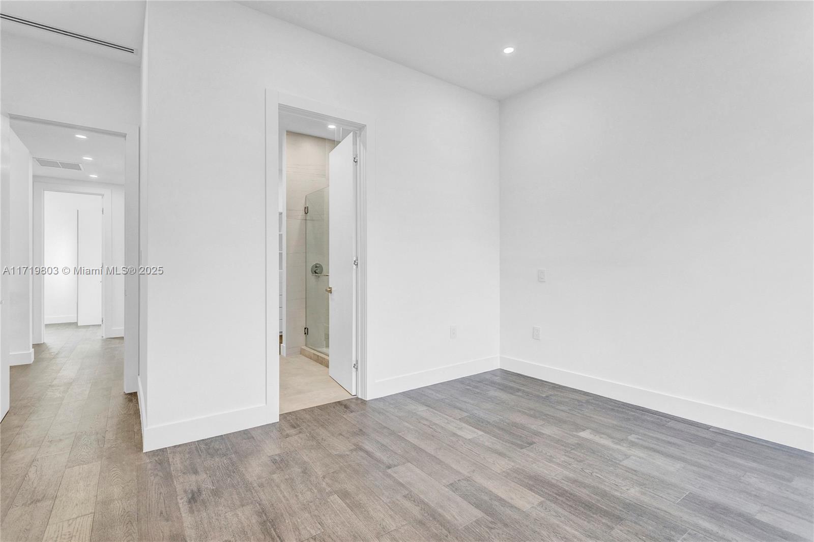 454 Fernwood Road Key Biscayne, FL 33149 - Photo 8 of 15