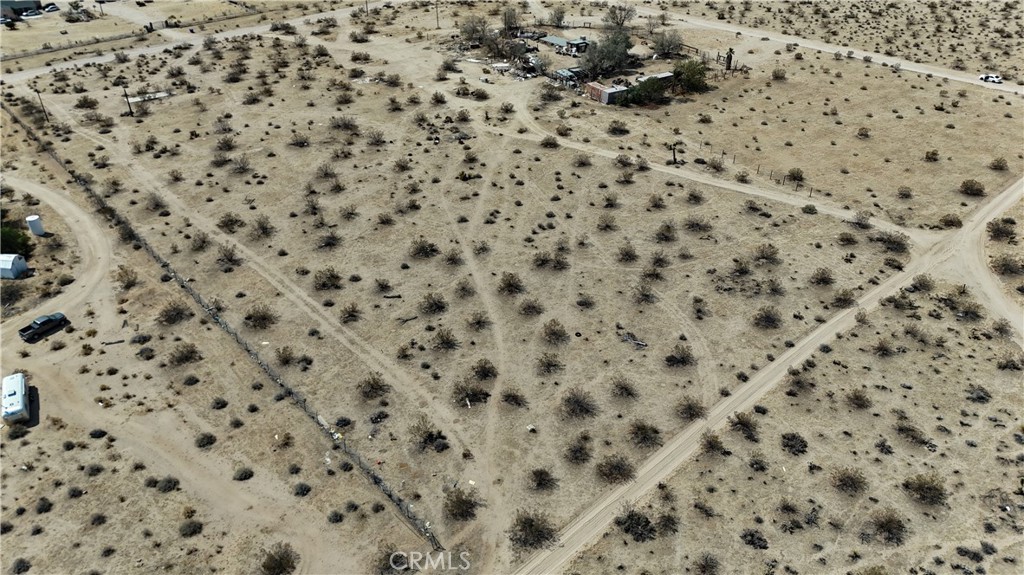 760 Carmel Street Joshua Tree, CA 92252 - Photo 8 of 11 a bathroom with a toilet