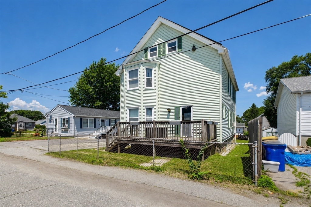 28 Hancock Street Fall River, MA 02721 - Photo 3 of 32