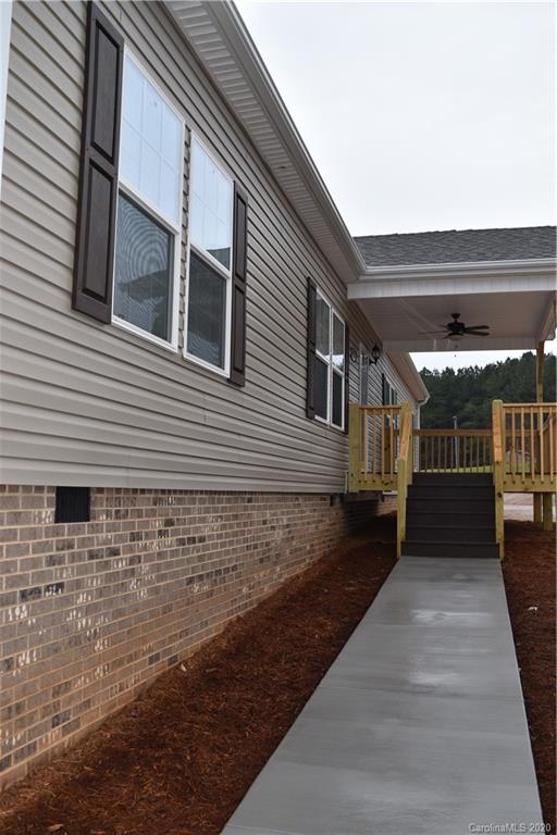 451 Hacketts Road Millers Creek, NC 28651 - Photo 4 of 31 Gallery Image 4