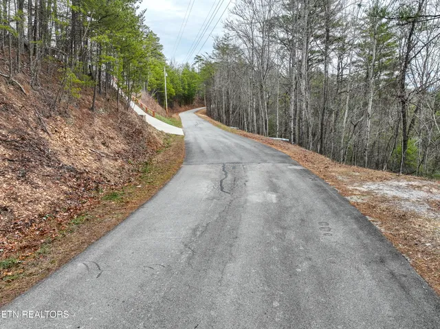 $289,000 | 651 Hawk View Drive, Townsend, TN 37882