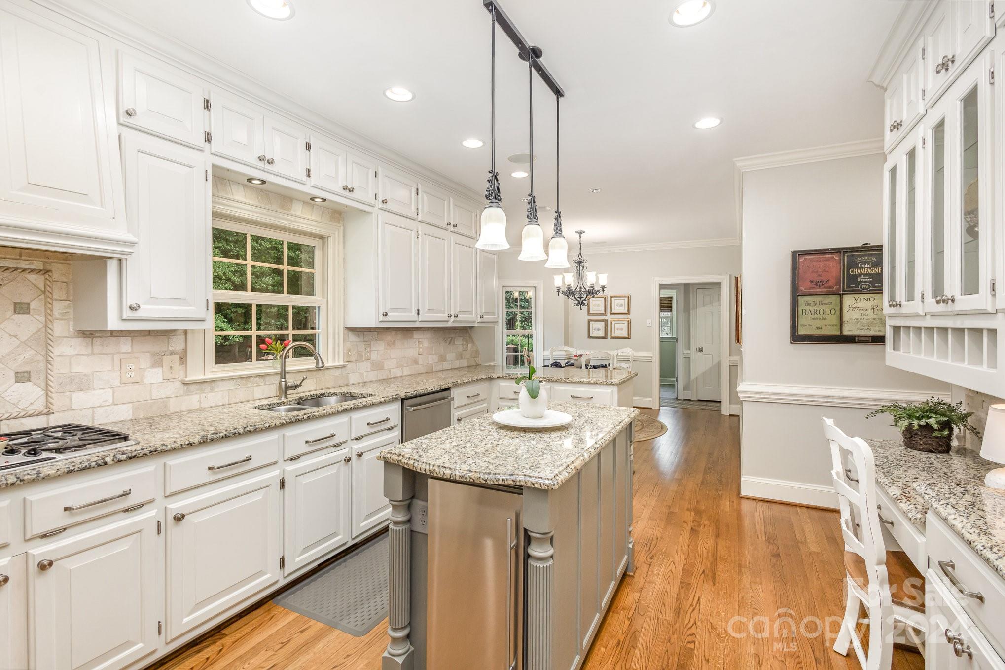 4409 Quail View Road Charlotte, NC 28226 - Photo 12 of 48 Gallery Image 12