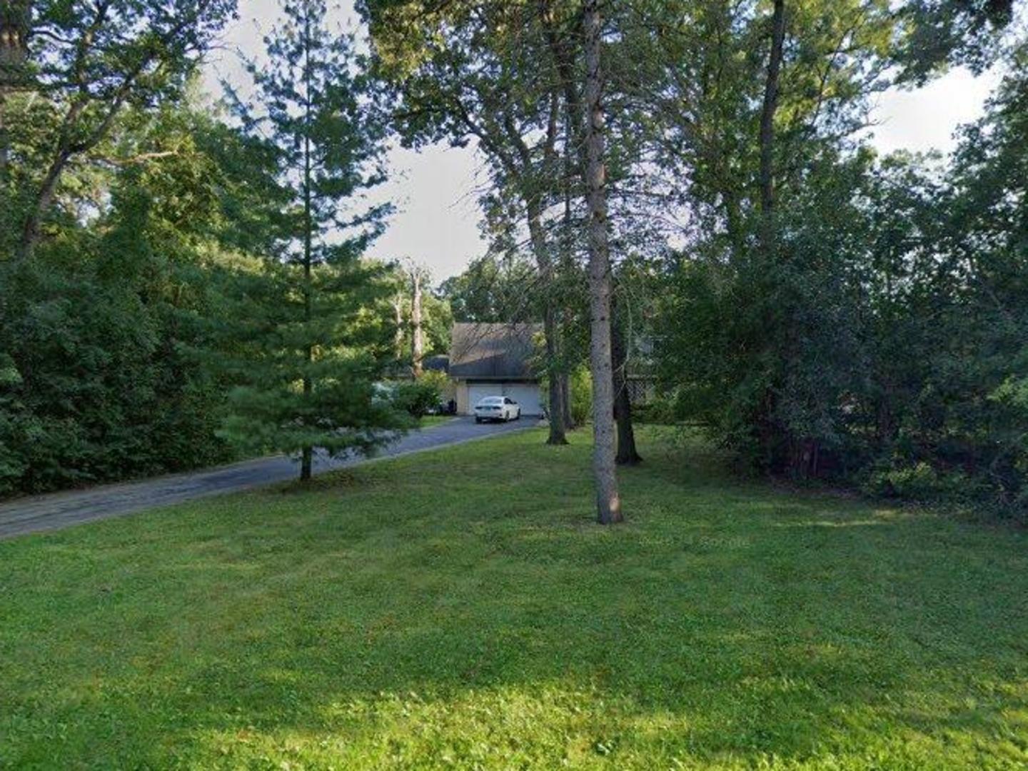 12 Robin Crest Road Hawthorn Woods, IL 60047 - Photo 1 of 27