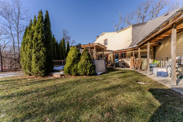 $524,900 | 12 Robin Crest Road, Hawthorn Woods, IL 60047