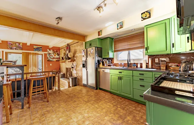 $524,900 | 12 Robin Crest Road, Hawthorn Woods, IL 60047