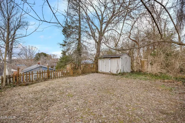 $239,000 | 433 West Poplar Street, Johnson City, TN 37604