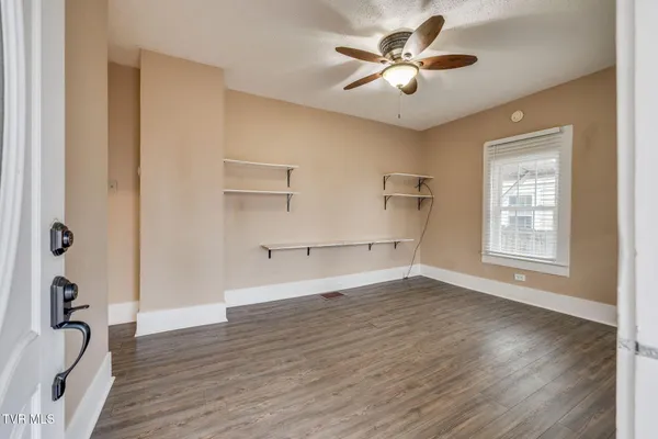 $239,000 | 433 West Poplar Street, Johnson City, TN 37604