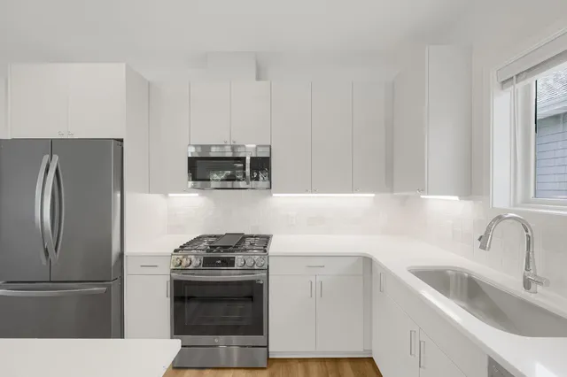 $3,995 | 5337 Drew Avenue South, Unit 3, Minneapolis, MN 55410