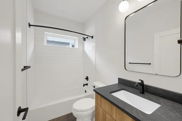 $3,995 | 5337 Drew Avenue South, Unit 3, Minneapolis, MN 55410