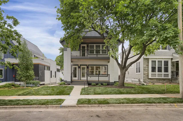 $3,995 | 5337 Drew Avenue South, Unit 3, Minneapolis, MN 55410