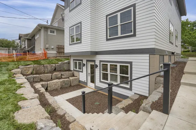 $3,995 | 5337 Drew Avenue South, Unit 3, Minneapolis, MN 55410