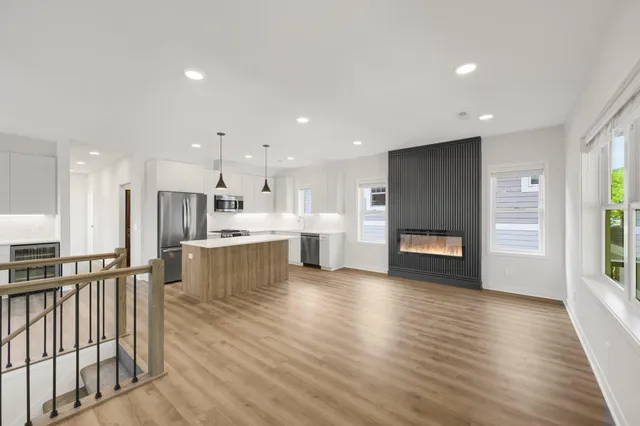 $3,995 | 5337 Drew Avenue South, Unit 3, Minneapolis, MN 55410