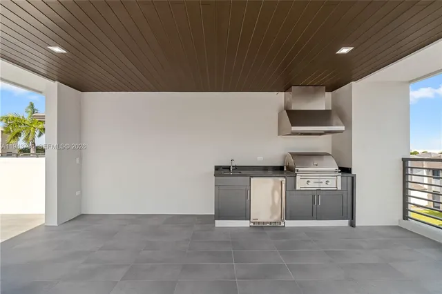 $2,380,000 | 8091 Northwest 48th Terrace, Doral, FL 33166