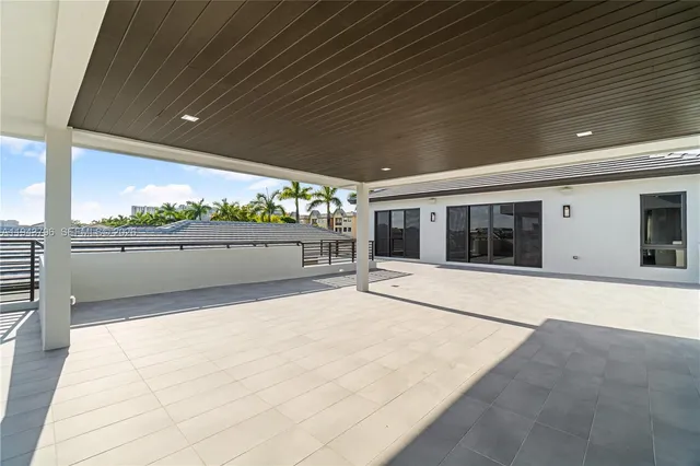 $2,380,000 | 8091 Northwest 48th Terrace, Doral, FL 33166