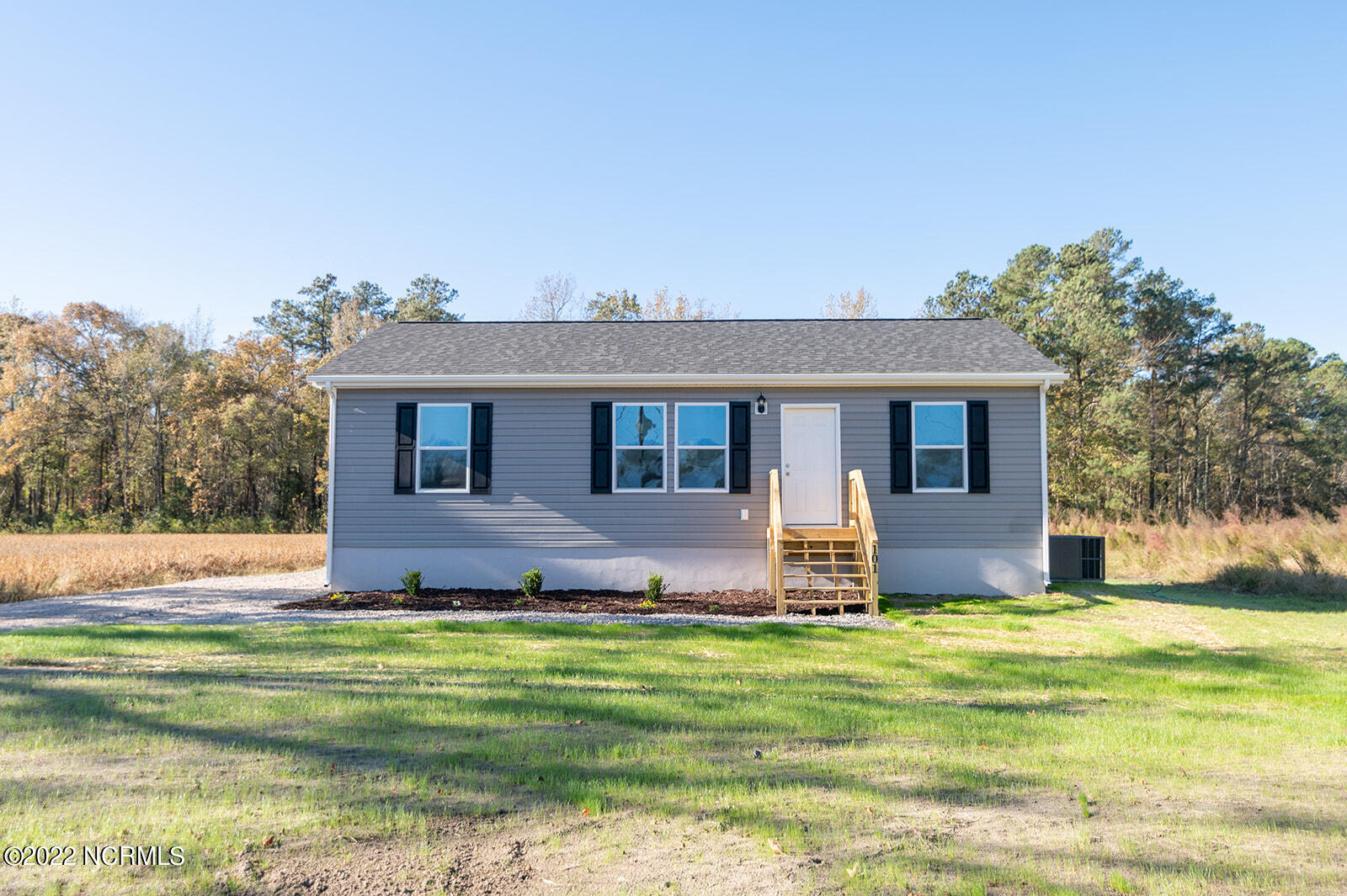 101 Poplar Neck Road Hertford, NC 27944 - Photo 1 of 37 101PoplarNeckRd002
