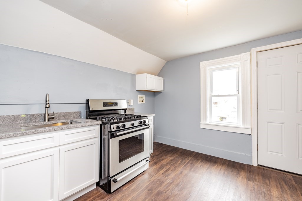 85 Alden Street Springfield, MA 01109 - Photo 3 of 21