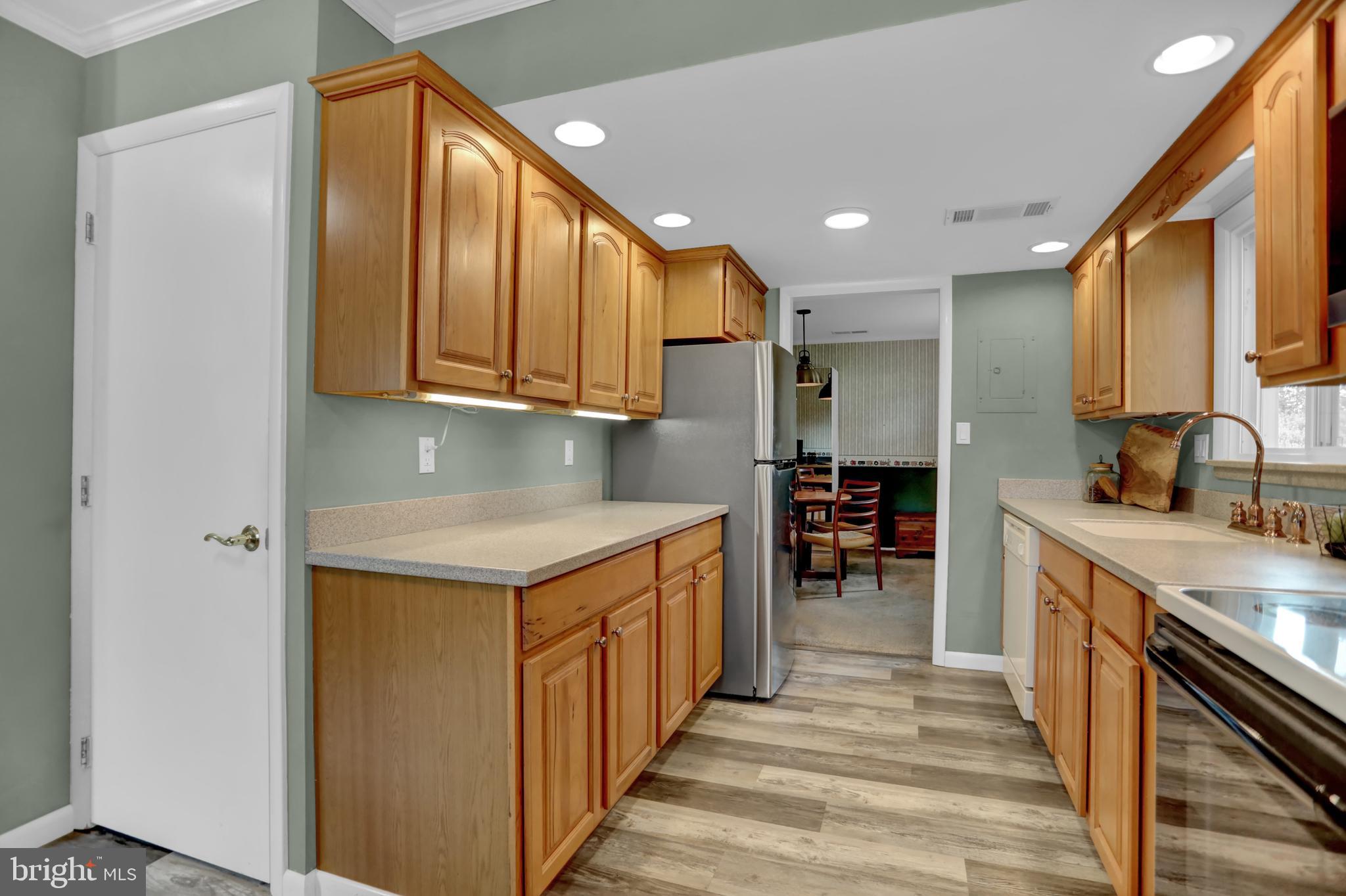 237 Haverhill Road Joppa, MD 21085 - Photo 7 of 34 Great Counter Space