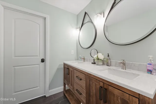 $2,250,000 | 1 Garside Rd Extension, Saratoga Springs, NY 12866