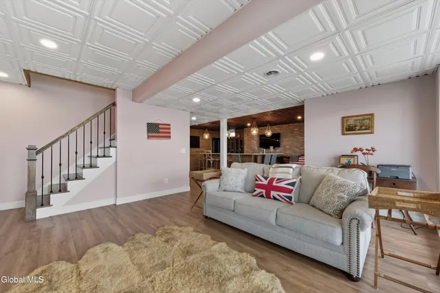 $2,250,000 | 1 Garside Rd Extension, Saratoga Springs, NY 12866