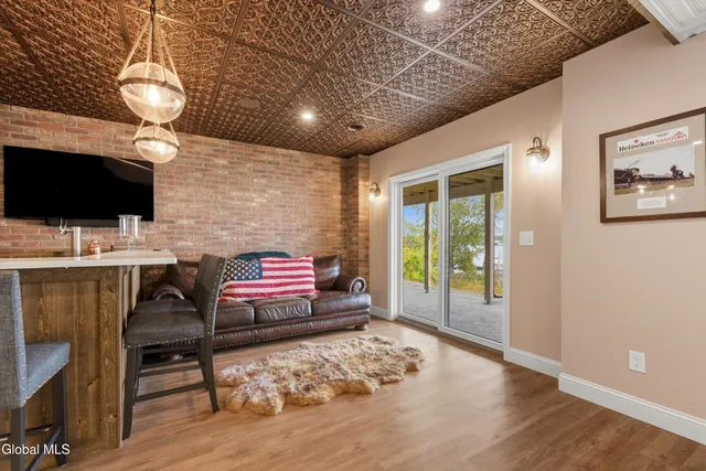 $2,250,000 | 1 Garside Rd Extension, Saratoga Springs, NY 12866