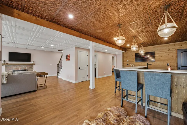 $2,250,000 | 1 Garside Rd Extension, Saratoga Springs, NY 12866