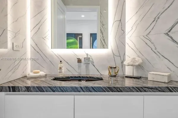 $54,900 | 17901 Collins Avenue, Unit 2604, Sunny Isles Beach, FL 33160