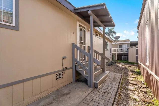 $340,000 | 5815 East La Palma Avenue, Unit 302, Anaheim, CA 92807