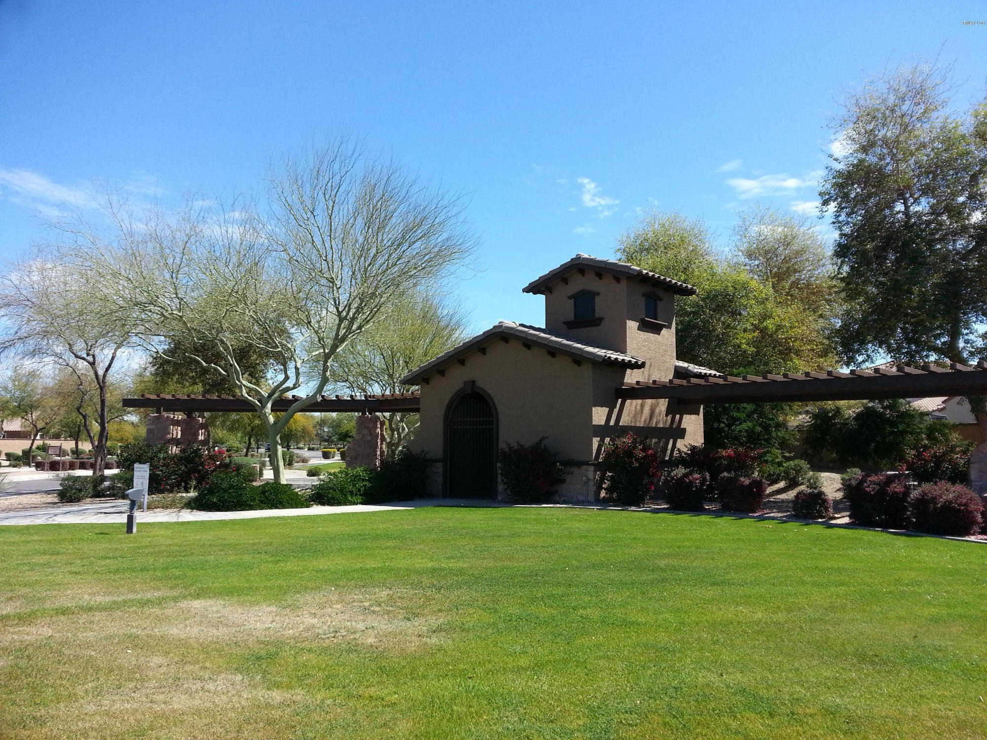 3334 East Blue Ridge Way Gilbert, AZ 85298 - Photo 2 of 67 left view of entrance to comm