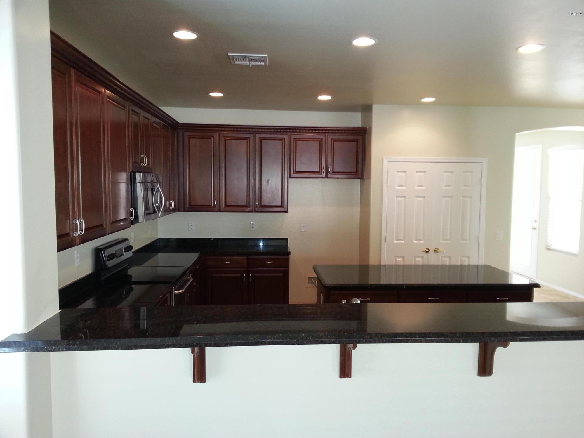 3334 East Blue Ridge Way Gilbert, AZ 85298 - Photo 26 of 67 granite counter-breakfast bar