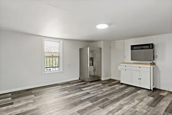 $1,800 | 63 West Carpenter Street, Unit 2R, Attleboro, MA 02703