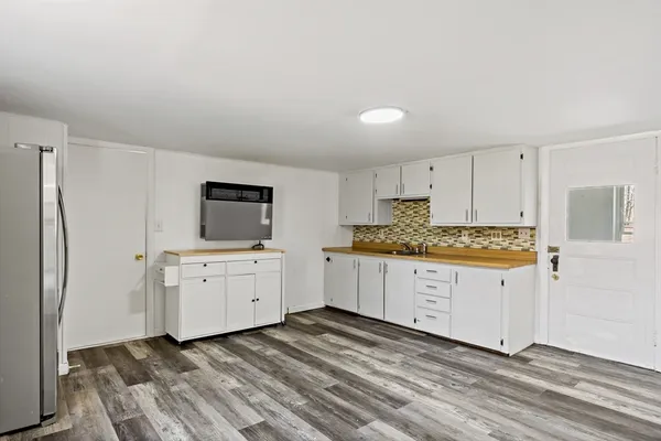 $1,800 | 63 West Carpenter Street, Unit 2R, Attleboro, MA 02703