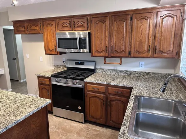 $2,400 | 2005 Glencrest Lane, Garland, TX 75040