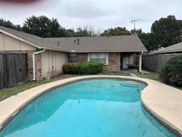 $2,400 | 2005 Glencrest Lane, Garland, TX 75040